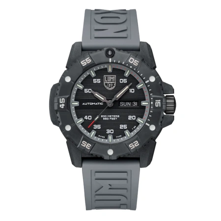 Luminox XS.3862: Mastering the Elements with Carbon Seal Technology